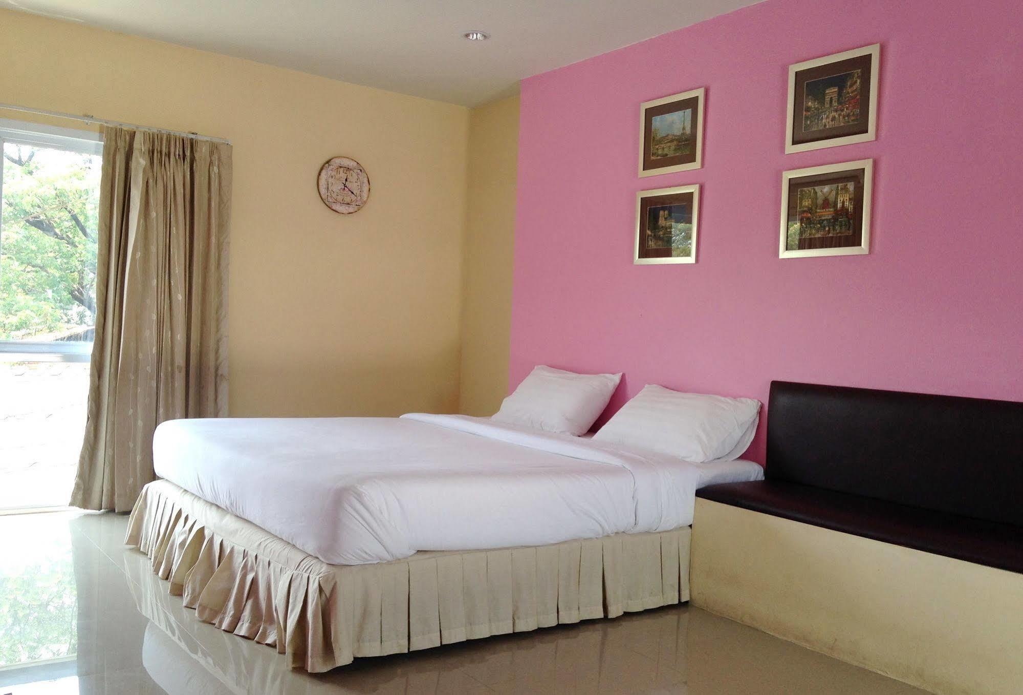 C2 Residence Lampang Zewnętrze zdjęcie